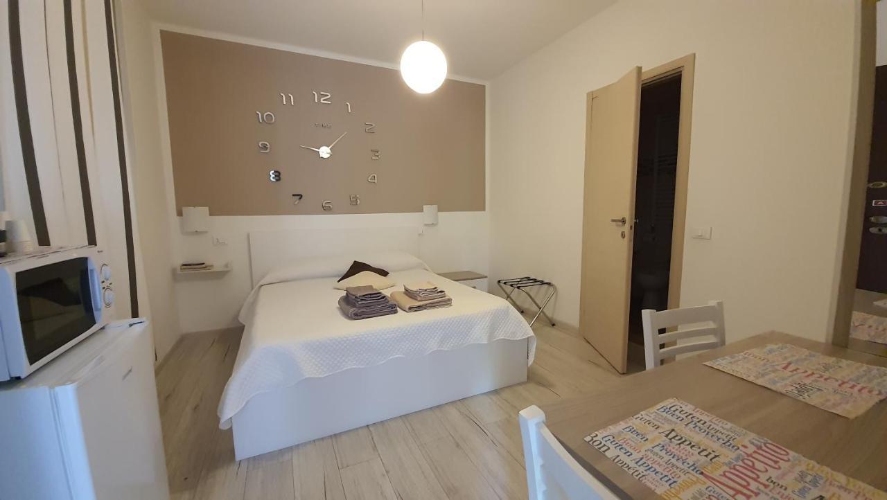 Le Camere Di Sabrina Con Bagno In Camera Sarzana Dış mekan fotoğraf