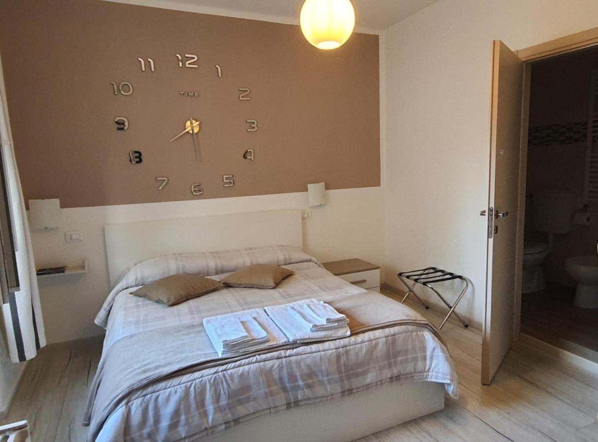 Le Camere Di Sabrina Con Bagno In Camera Sarzana Dış mekan fotoğraf