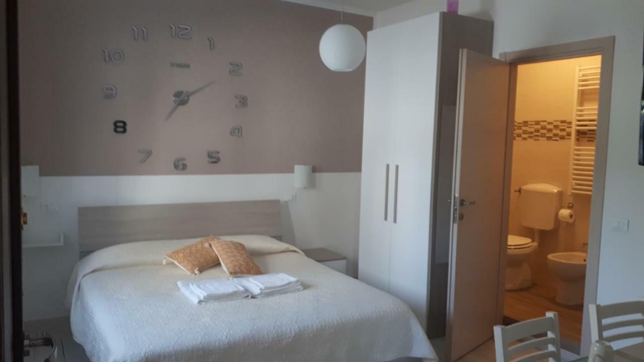 Le Camere Di Sabrina Con Bagno In Camera Sarzana Dış mekan fotoğraf