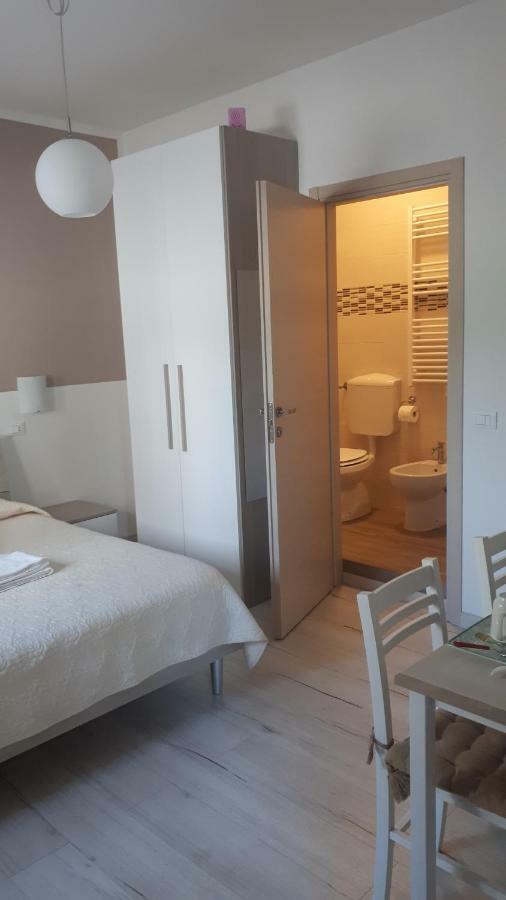 Le Camere Di Sabrina Con Bagno In Camera Sarzana Dış mekan fotoğraf